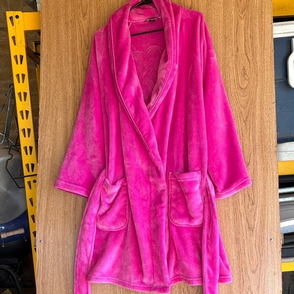 Victoria's Secret Other - Victoria's Secret Vibrant Pink Plush Robe